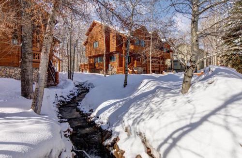 Park City Apartment | Park City TWL-5B Common Hot Tub KBM Resorts