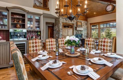 Deer Valley House | KBM Resorts The Lookout Pool Table Wood Burning Fireplace Two Family Rooms Views Winter Shuttle to Silver Lake PLO-6599