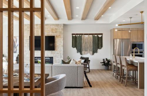 Midway House | Modern Chalet Minutes from Ski Resorts - Ameyalli