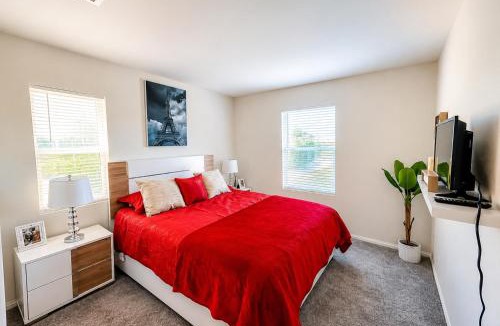 Victorville House | Route 66 Desert Retreat 3 Bedroom Home With Garden