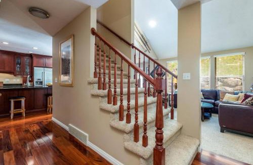 Cottonwood Heights Villa | Wasatch Retreat - Pool Table, Ping Pong, & Arcade!