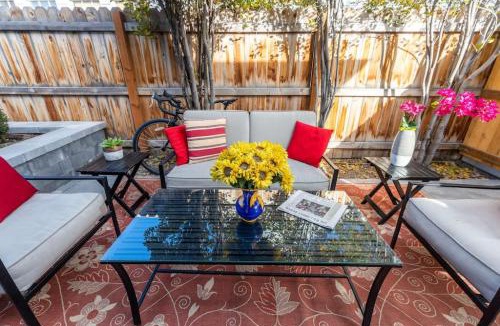 Central City Villa | New Contemporary Historical Unit from, 5 Star Host