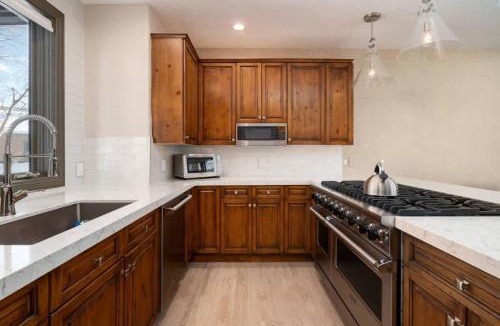 Steamboat Springs House | Cross Timbers Chalet - Free Shuttle - Summer AC