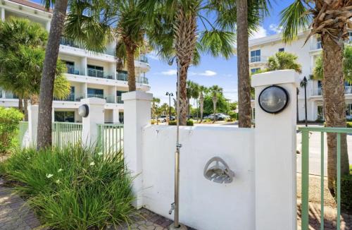 Rosemary Beach Apartment | Newly Renovated Next to Rosemary & Alys Beach 5m to Beach & Dining Free Parking