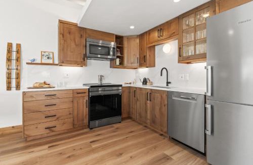 Steamboat Springs House | Club-B211 Fully Renovated, Panoramic Ski Views, Ski In Ski Out