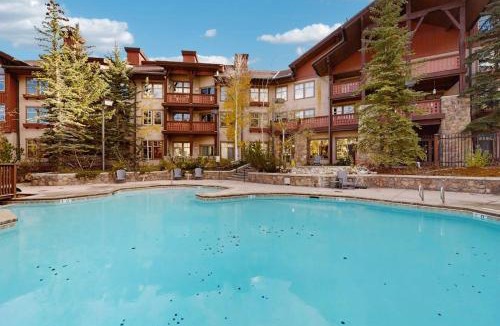 Salt Lake Mountain Resorts House | Resort Townhome with Deck Grill Fireplace WiFi Shared Pool & Hot Tub-Sauna
