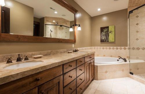 North Park City House | Silver Star #15 - 4 Bed Cottage Spa