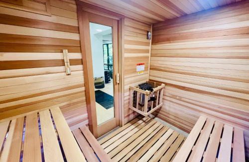 Summit Park House | Gorgeous Mountain House with Sauna, Gym, Hot Tub