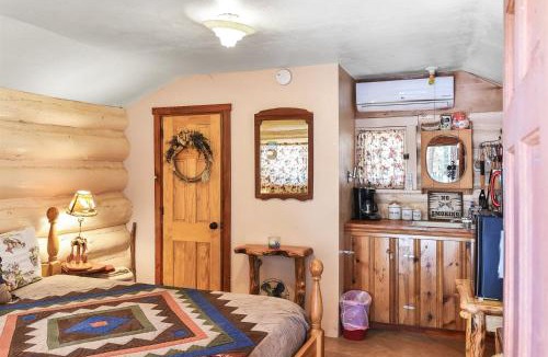Parks House | Rogers Cabin Historic Log Cabin in the Woods Near Grand Canyon Flagstaff