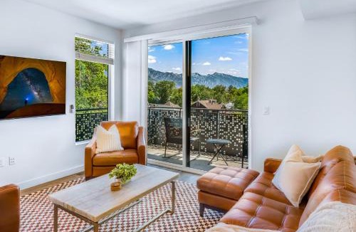 Sugar House Apartment | Sugarhouse! Mountain View 3BR, 2BA Gym, Parking
