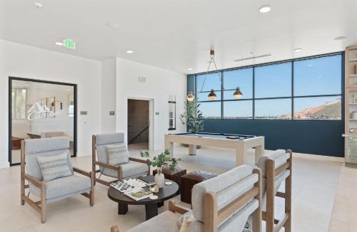 Downtown Salt Lake City Apartment | Amenities! Top floor! Views pool spa gym park bowl