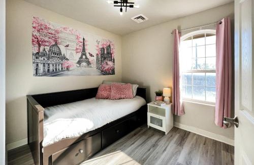Downtown Salt Lake City Apartment | HOMEY PARIS - NEW/Free garage parking/Downtown Salt Lake City