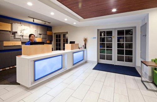Escondido Hotel | Holiday Inn Express Hotel & Suites San Diego-Escondido by IHG