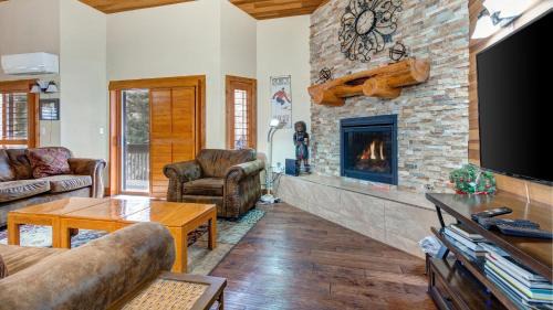 Deer Valley Apartment | Lakeside Cabin 1687 home
