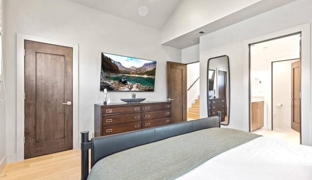 Empire 4 Bedrooms PEA-1009 by KBM