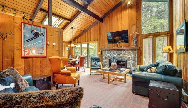 Jamaica Vacation Home w/Deck: 8 Mi to Skiing!