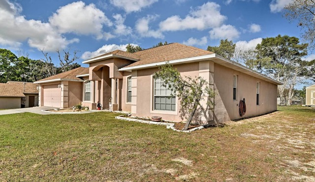 Bright Spring Hill Home: 5 Mi to Weeki Wachee Park