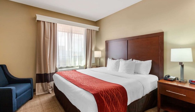 Comfort Inn & Suites Page at Lake Powell