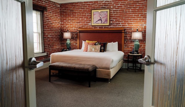 Lancaster Arts Hotel