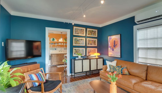 Private Spa & Seawall: Dog-friendly Galveston Gem