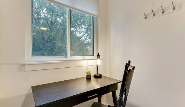 Blue Ivy Oasis - New Remodel - Cozy n' Spacious.