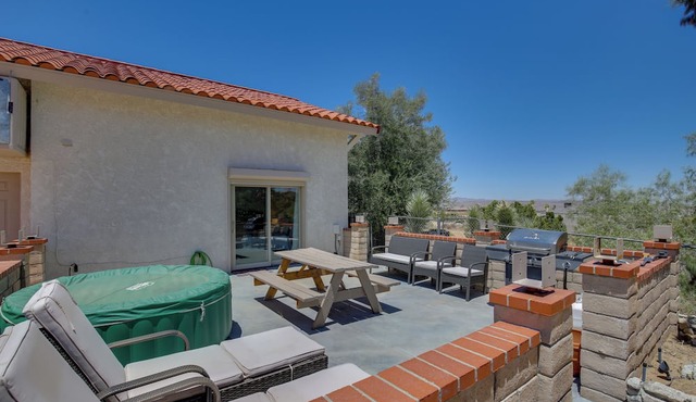 California Vacation Rental with Hot Tub & Patio!