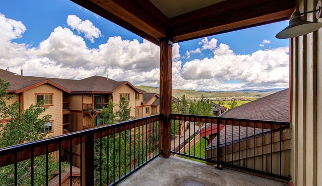 Enjoy Luxury Community Amenities, Pet-friendly & Free Shuttle- Near Utah Olympic Park!