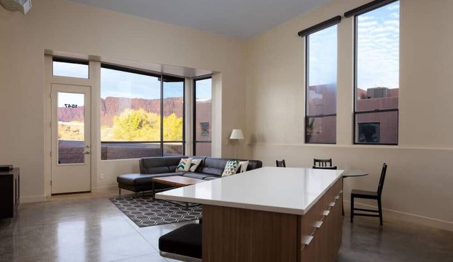 Modern Desert Dwelling, Pet Friendly