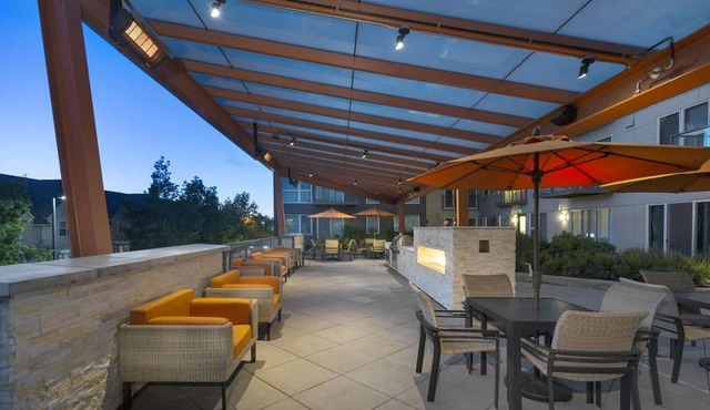 Roomy Redmond 1BR w/Gym, W/D & Courtyard, near buses, by Blueground