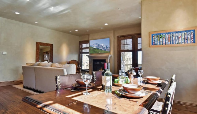 Ski-in/Ski-out | Privacy | Balcony | Garage
