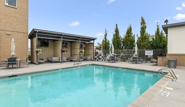 Family Friendly Beach Theme with Hot Tub!