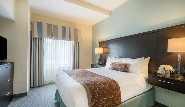 Free Breakfast. Seasonal Outdoor Pool. Gym. Great for Business Travelers!