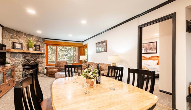 Heated Pool, Hot Tub & Fitness! Park City Snow Flower Condo