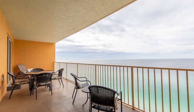 Absolutely stunning 2 bedroom 2 bath at Treasure Island. KING BEDS BOTH ROOMS