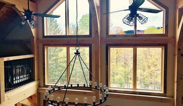 Killington Timber Frame House - Hot Tub - 5 min to mountain!
