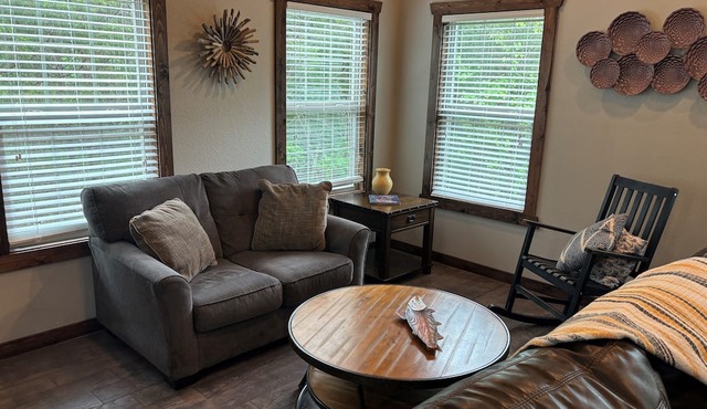 Sleeps 16-Marina, Pool, Roaring River & Table Rock