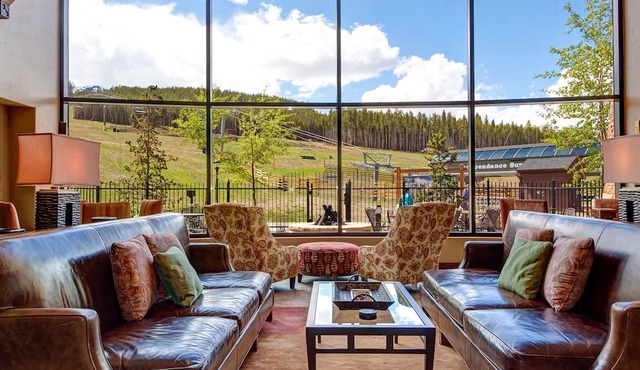ON THE SLOPES. FAST RESPONSE. Ski Side Corner Unit, Crystal Peak Lodge 2BR/2BA