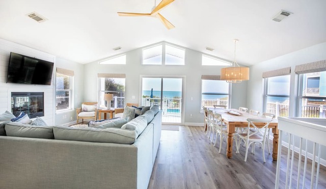 Heated Private Pool , Backyard is BEACH, Game Room, Beach Gear Included