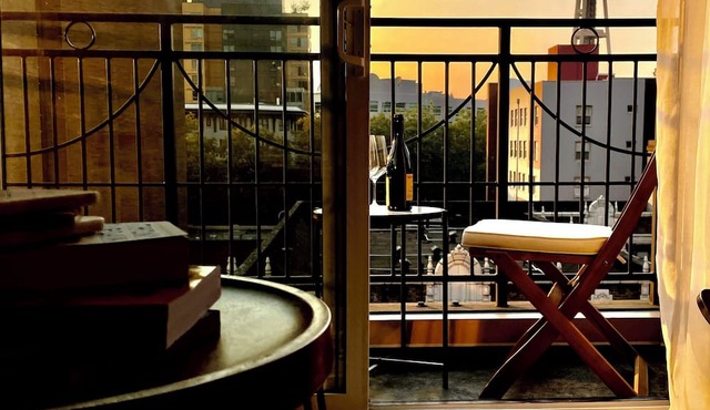 Loft Penthouse FIFA World Cup Walk to Lumen Field & Space Needle View