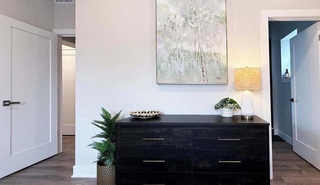 1500 ft² Space | 2 Bed 2 Bath | Large Kitchen