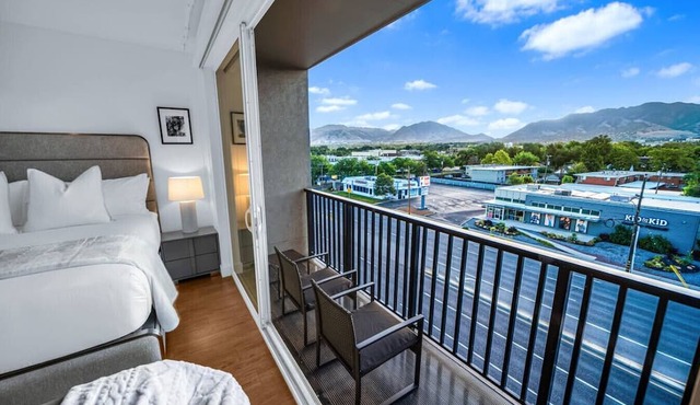 Sugarhouse - Panoramic Mountain Views! Studio!