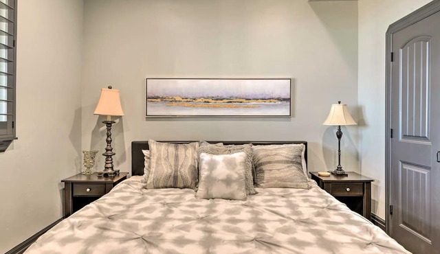 Spacious Tooele condo w/glmountain views!