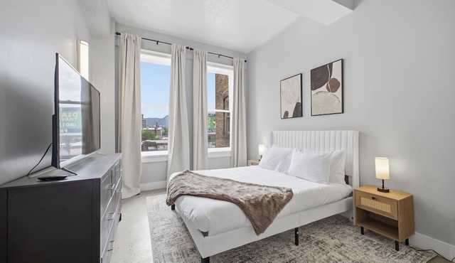 Walkable Downtown SLC - Cozy Apartment