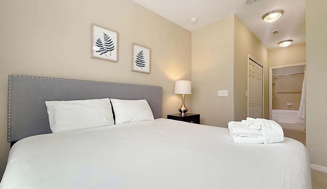 Tranquil 1st Floor Apt with Parks, Prime North Tampa