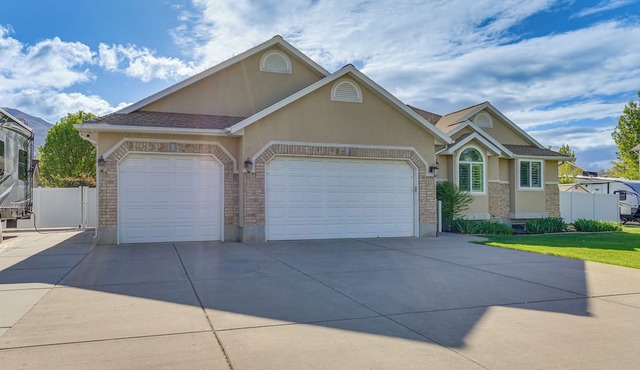 Cozy Kaysville Vacation Rental w/Mountain Views!
