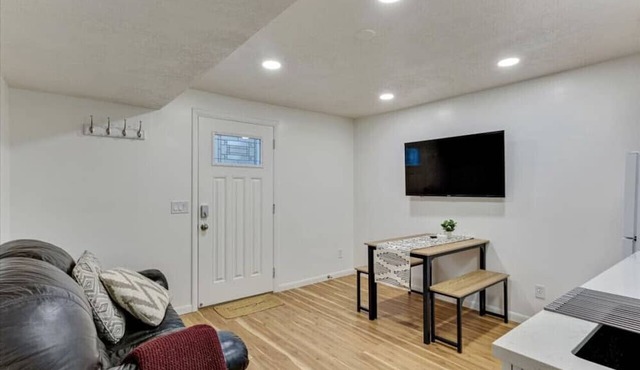 Canyon Cottage | Private Suite | Central | Sandy