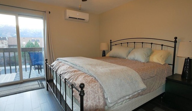 2 King Bedrooms close to pool/hot tub