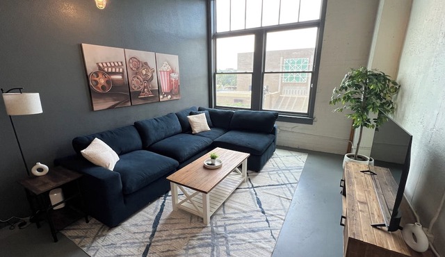 NEW! Luxury Downtown 2BR Loft with Parking