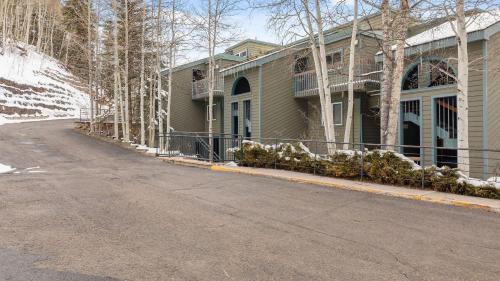 Riverside Condos C102 by AvantStay