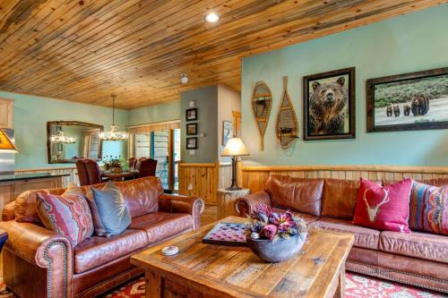 Park City TWL-12C Common hot tub KBM Resorts